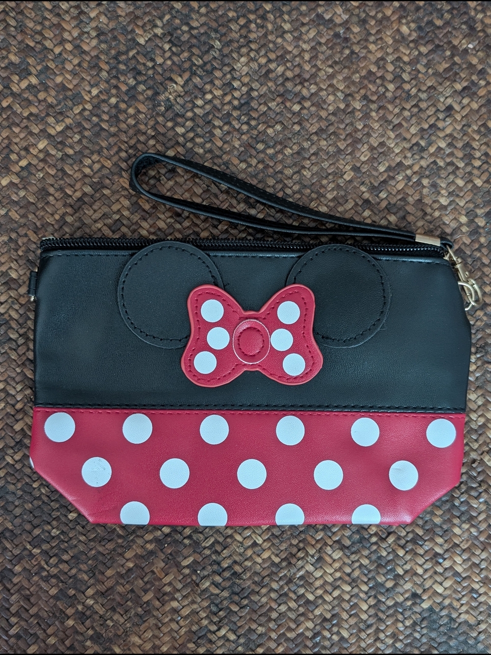 Disney Minnie Mouse Polka Dot wristlet clutch with bow